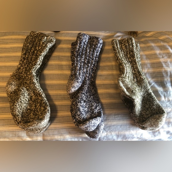 L.L. Bean Accessories - L.L. Bean Wool Rag Socks - 3 Pairs - Olive & Navy Blue